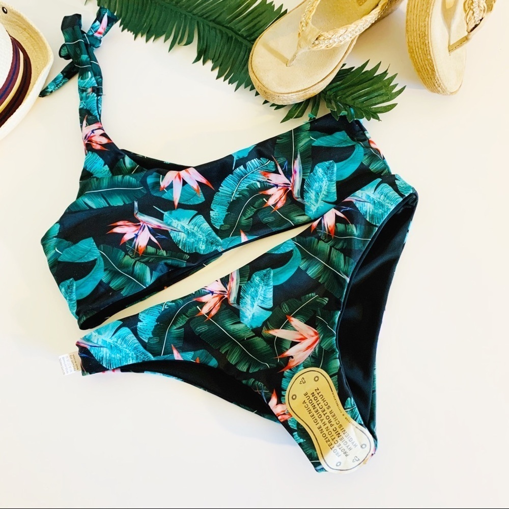 Tropical One Shoulder bikini! Size Lg